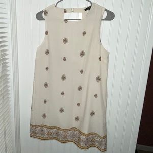 sleeveless dress